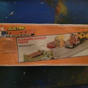 Lot of 4 tyco US1 electric trucking accessories